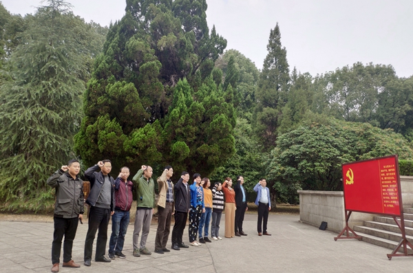 控股公司集中營(yíng).jpg 控股公司集中營(yíng).jpg